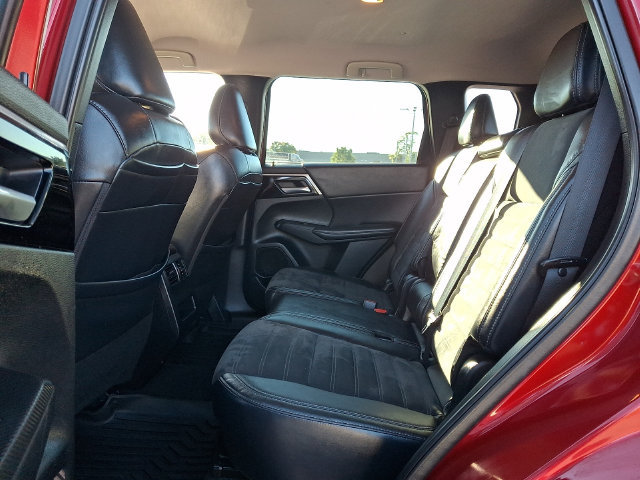 Used 2023 Mitsubishi Outlander SE AWD/4WD image 13