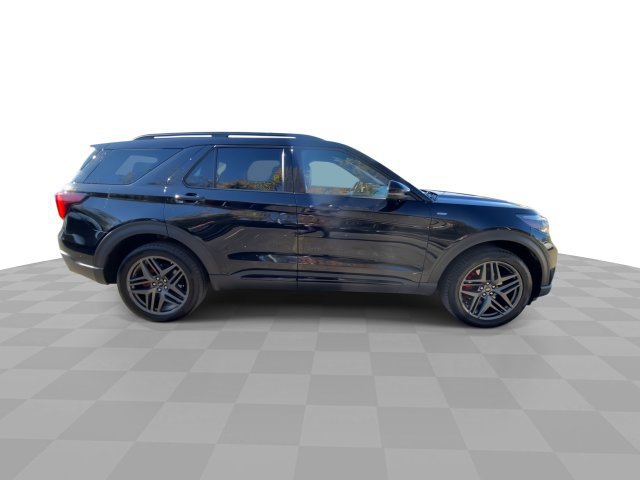 Used 2025 Ford Explorer ST-Line w/ ST-Line Street Pack AWD/4WD image 3