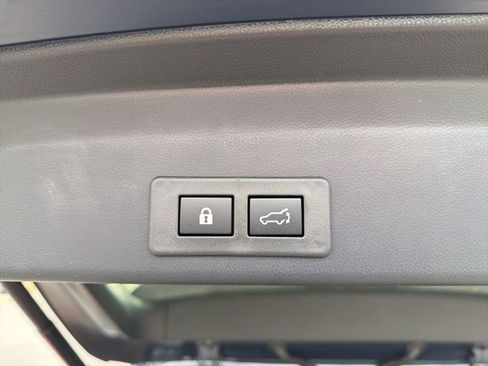 Certified 2025 Subaru Ascent Premium image 19