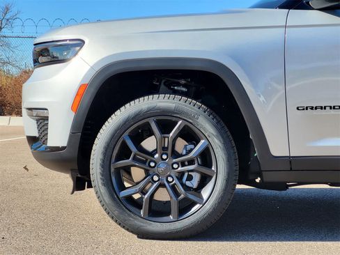 New 2025 Jeep Grand Cherokee L Limited image 6