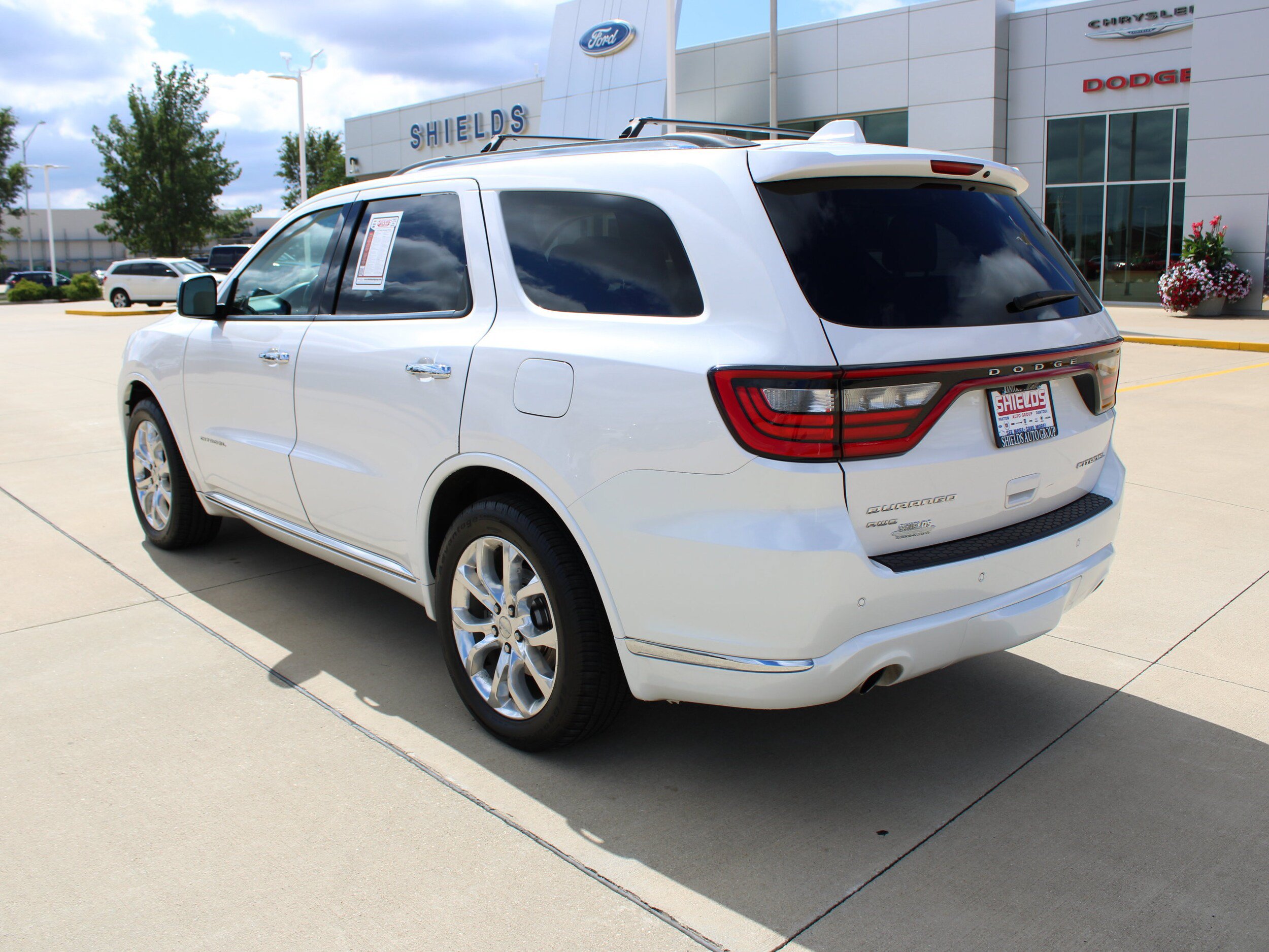Used 2017 Dodge Durango Citadel w/ Technology Group AWD/4WD image 3