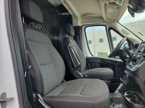 Used 2025 RAM ProMaster 2500 w/ U-Haul Equipment Group FWD image 19