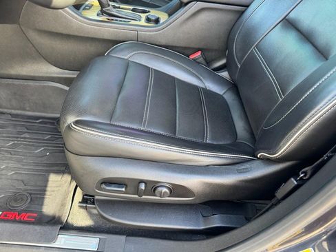 Used 2018 GMC Acadia Denali w/ Technology Package image 16