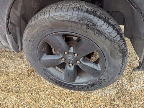 Used 2017 RAM 1500 Express w/ Black Ram 1500 Express Group image 5