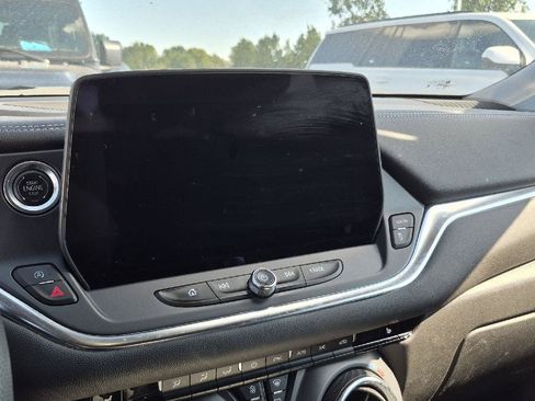 Used 2025 Chevrolet Blazer LT w/ Convenience Package FWD image 9