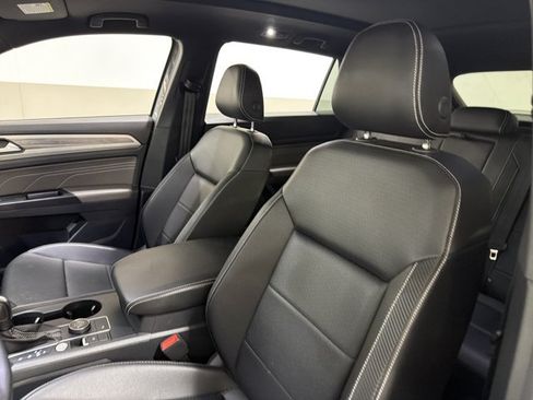 Certified 2021 Volkswagen Atlas Cross Sport SE w/ Panoramic Sunroof Package AWD/4WD image 5