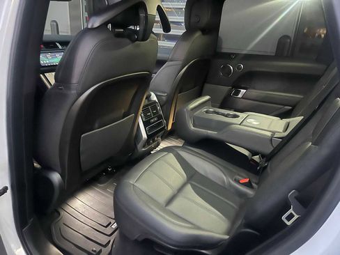 Used 2019 Land Rover Range Rover Sport HSE image 18