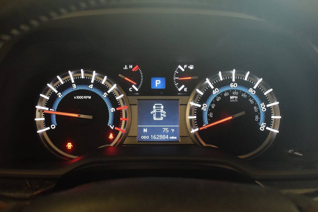 Used 2019 Toyota 4Runner Limited AWD/4WD image 33
