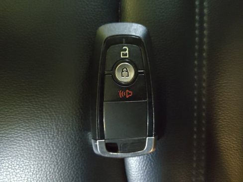 Used 2024 Ford Edge SEL image 32