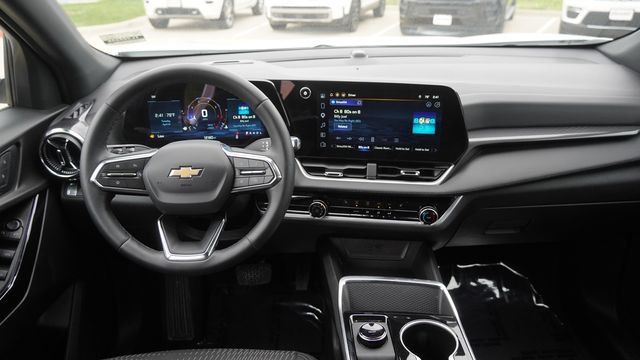 Used 2026 Chevrolet Equinox LT FWD image 16