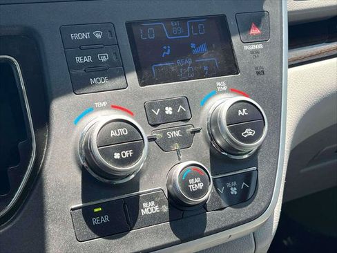Certified 2020 Toyota Sienna XLE AWD/4WD image 29