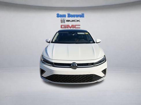 Used 2025 Volkswagen Jetta SEL FWD image 4