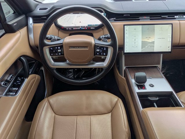 Used 2025 Land Rover Range Rover Long Wheelbase SE AWD/4WD image 16