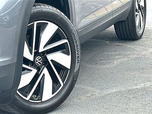 Used 2025 Volkswagen Atlas SE FWD image 3