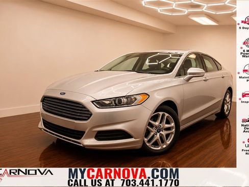 Used 2016 Ford Fusion SE FWD image 1