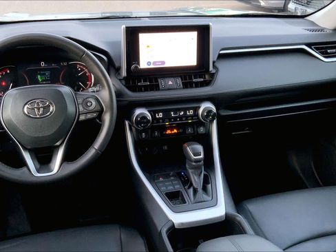 Used 2023 Toyota RAV4 XLE Premium image 7