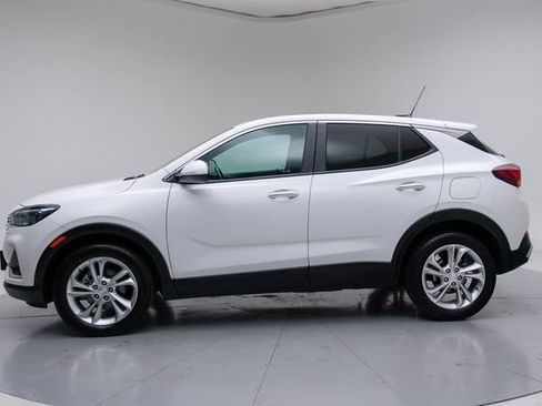 Used 2022 Buick Encore GX Preferred w/ Cold Weather Comfort Package FWD image 3