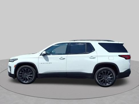 Used 2023 Chevrolet Traverse RS FWD image 5