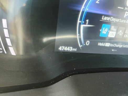 Used 2023 Toyota Corolla Cross XLE w/ Convenience Package AWD/4WD image 22