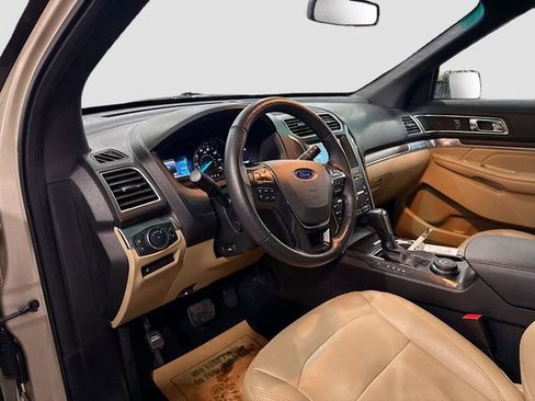 Used 2017 Ford Explorer Limited image 10
