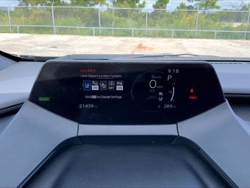 Used 2025 Toyota Prius LE FWD image 25