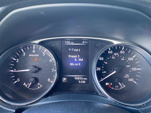 Used 2016 Nissan Rogue SV AWD/4WD image 32