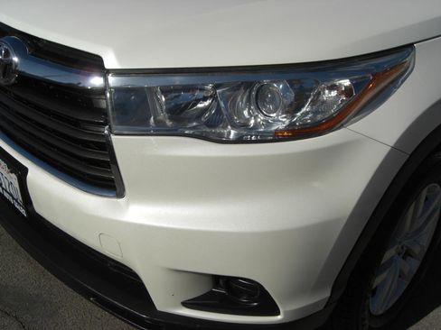 Used 2016 Toyota Highlander LE image 6