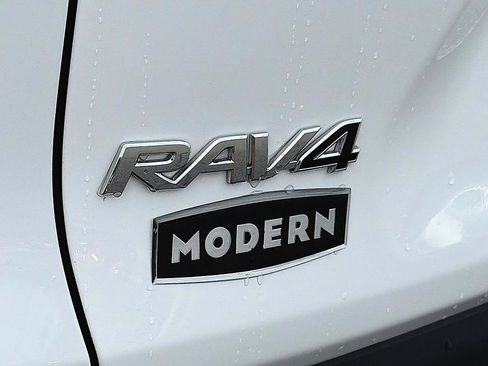 Used 2024 Toyota RAV4 XLE w/ Convenience Package FWD image 30