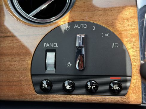 Used 2019 Rolls-Royce Ghost RWD image 32