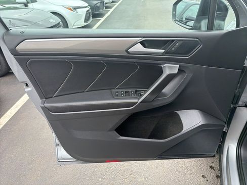 Used 2023 Volkswagen Tiguan SE R-Line image 20