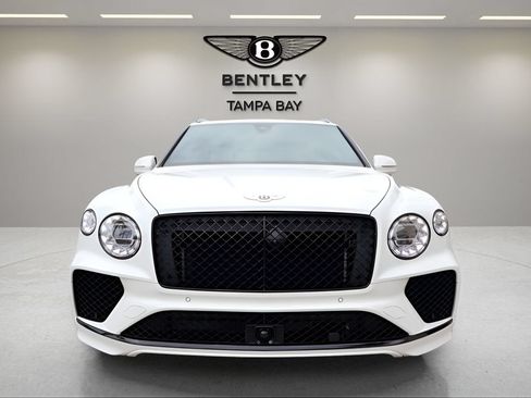 Used 2024 Bentley Bentayga AWD/4WD image 10