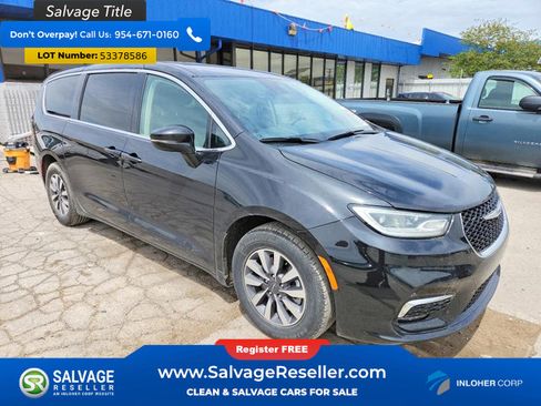 Used 2022 Chrysler Pacifica Touring-L FWD image 5