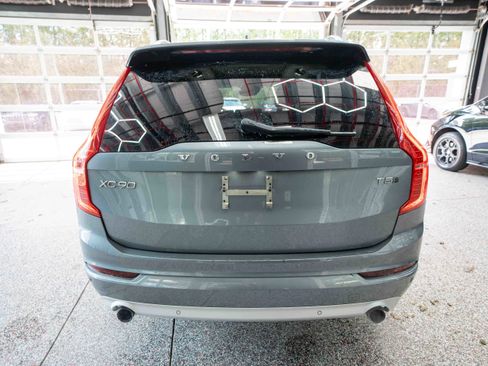 Used 2018 Volvo XC90 T5 Momentum w/ Convenience Package image 3