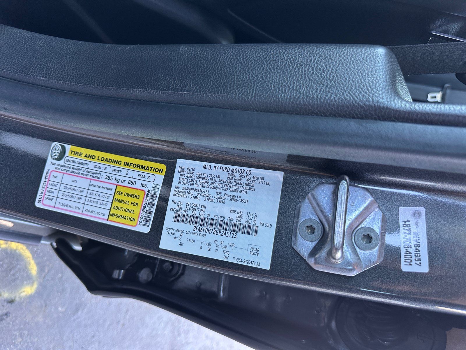 Used 2016 Ford Fusion SE FWD image 30
