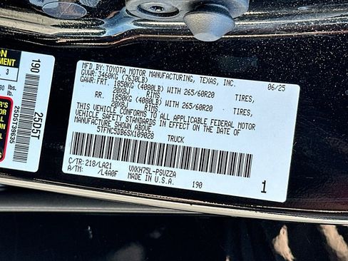 Used 2025 Toyota Tundra Platinum AWD/4WD image 27