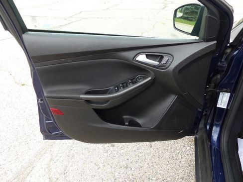 Used 2017 Ford Focus SEL FWD image 20