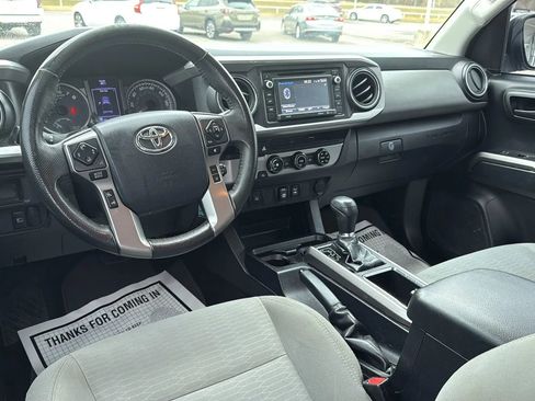 Used 2018 Toyota Tacoma SR5 image 12