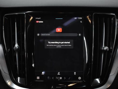 Used 2025 Volvo S60 B5 Core image 38