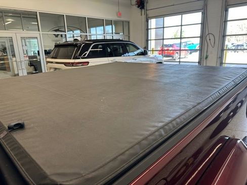 Used 2021 Jeep Gladiator Rubicon AWD/4WD image 17