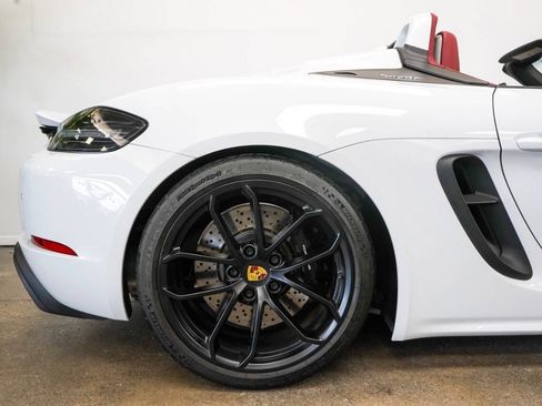 Used 2020 Porsche 718 Boxster Spyder RWD image 24
