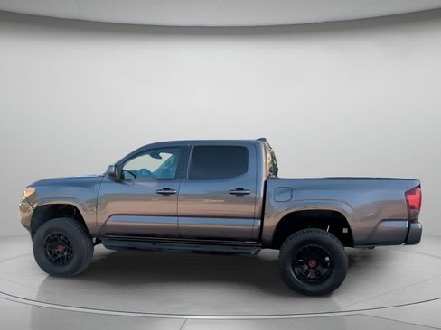 Used 2022 Toyota Tacoma SR RWD image 17