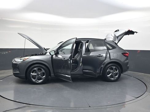 Used 2023 Ford Escape ST-Line FWD image 35