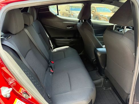 Used 2018 Toyota C-HR XLE FWD image 16