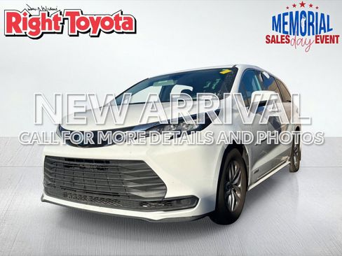 Certified 2021 Toyota Sienna LE FWD image 1