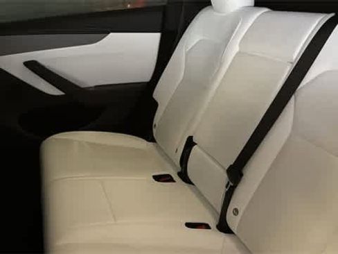 Used 2026 Tesla Model Y AWD image 25