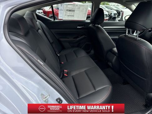 New 2025 Nissan Altima 2.5 SR image 18