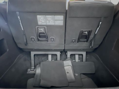 Used 2024 Kia Carnival LX FWD image 34