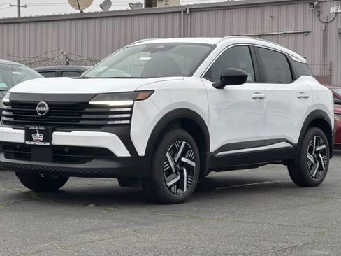 New 2026 Nissan Kicks SV image 8