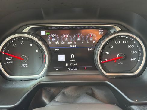 Used 2021 Chevrolet Suburban Premier AWD/4WD image 28