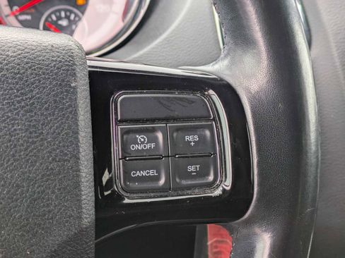 Used 2019 Dodge Grand Caravan SE image 18